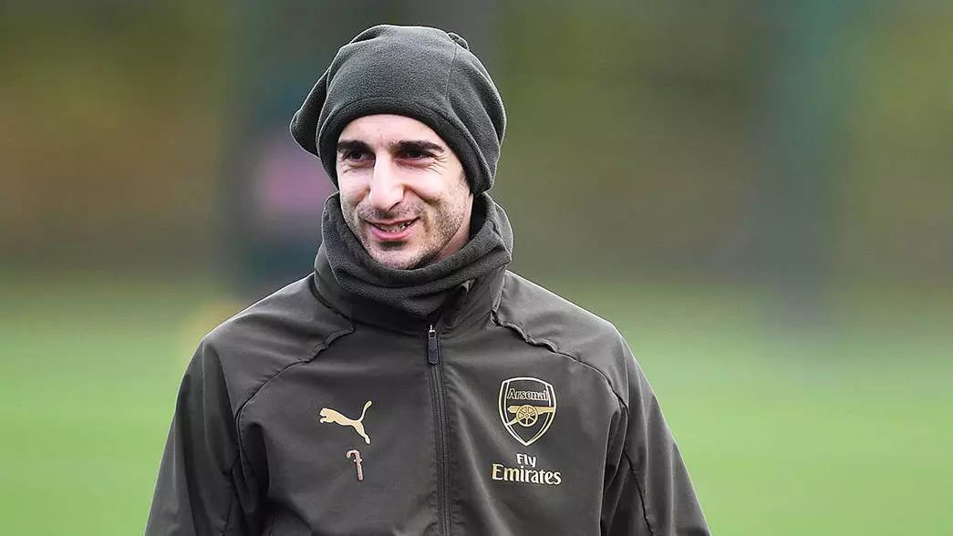 包含转折点里昂防线松动，亚冠集结日攻防权衡，更衣室稳定，数据趋势出现新变化的词条