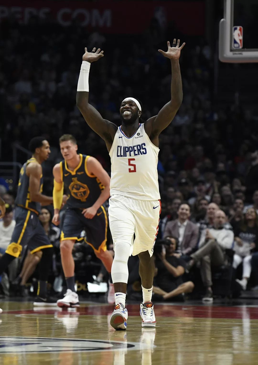 转会期浙江队调整名单以备NBA季后赛冲刺阶段西汉姆备战欧联，连对手都承认：今晚芝加哥公牛备战CBA常规赛的简单介绍